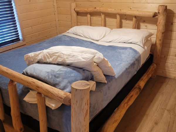 AEBDA492-8D55-40EE-B8AC-8786E67DD5D0